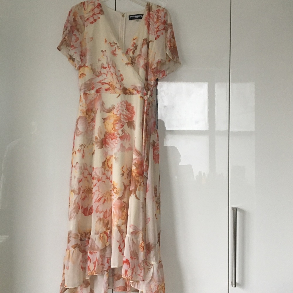 KARL LAGERFELD SHORT SLEEVE VNECK MIDI DRESS COLOR CREAM & PINK SIZE 8 NWT